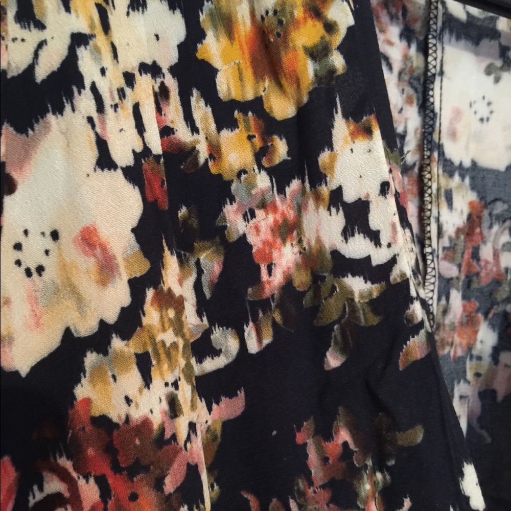 Navy blue floral mock wrap top - Picture 2 of 4